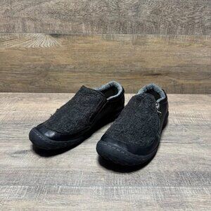 Jambu Jbu Crimson Black Floral Embossed Textile Slip On Shoes Women's Size 8